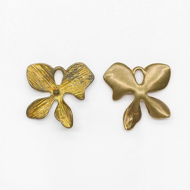 2210138BRP 真鍮製パーツ フラワー 2ヶカン付 生地 15×15mm 5ヶ