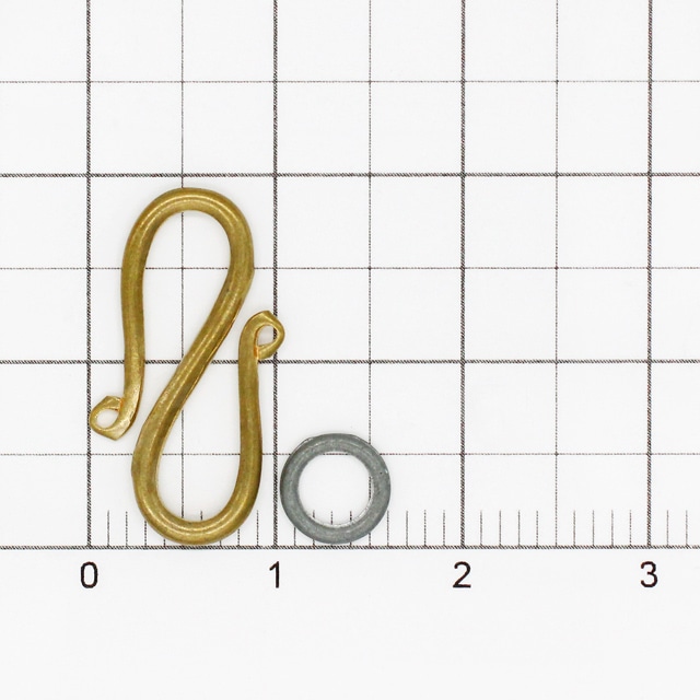 2210230BRP 真鍮製フック 丸カン2ヶ付 生地 フック20.0×9.5×1.5mm,丸