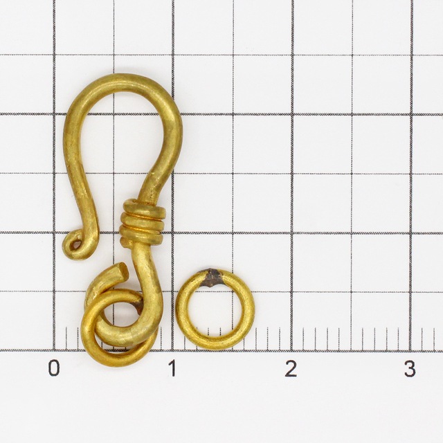 2210231BRP 真鍮製フック 丸カン2ヶ付 生地 フック23.0×11.0×1.7mm,丸
