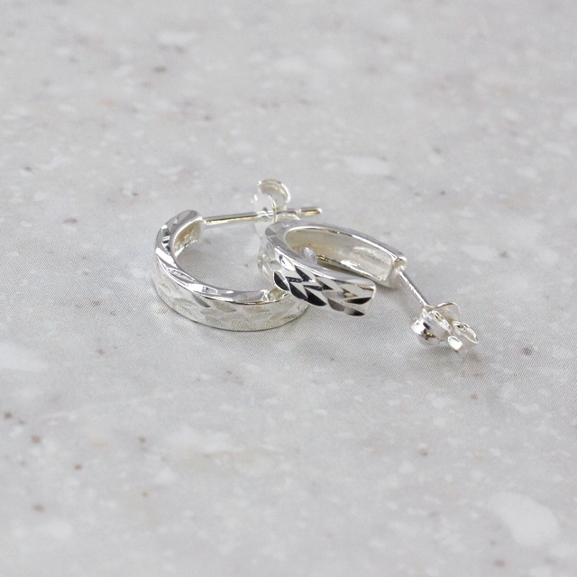 0020223SVE SV925製フープピアス エングレイブカット キャッチ付 直径