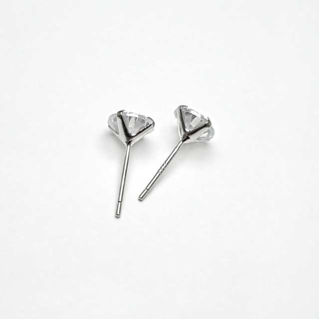 ピアス　No.4947 2210718SVE SV925製CZピアス ラウンドブリリアントカット 4本爪留め