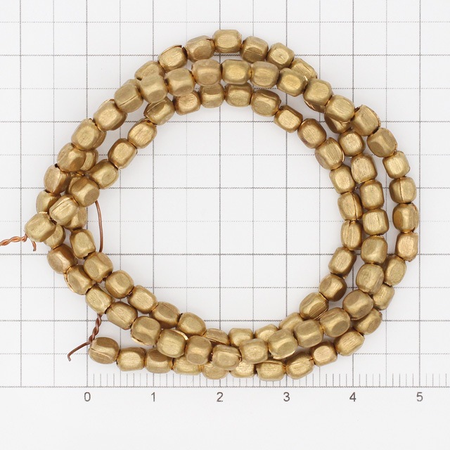 ブラス(真鍮)レッグMサイズ  AISAICRAFT 72917404RAW 真鍮製ビーズ 生地 4.5×3.5mm穴径2.0mm 40cm 1連