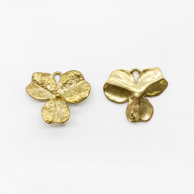 2210234BRP 真鍮製パーツ 三つ葉 2ヶカン付 生地 13.5×16.0×5.0mm 4ヶ