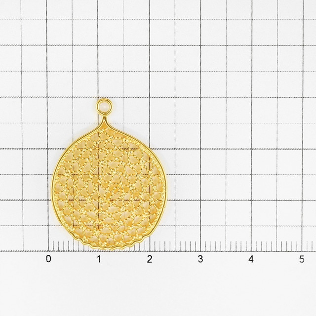 GPP-1122-1 真鍮製チャーム ラウンド 透かし マットゴールド 29.5×23.0×1.5mm 1ヶ
