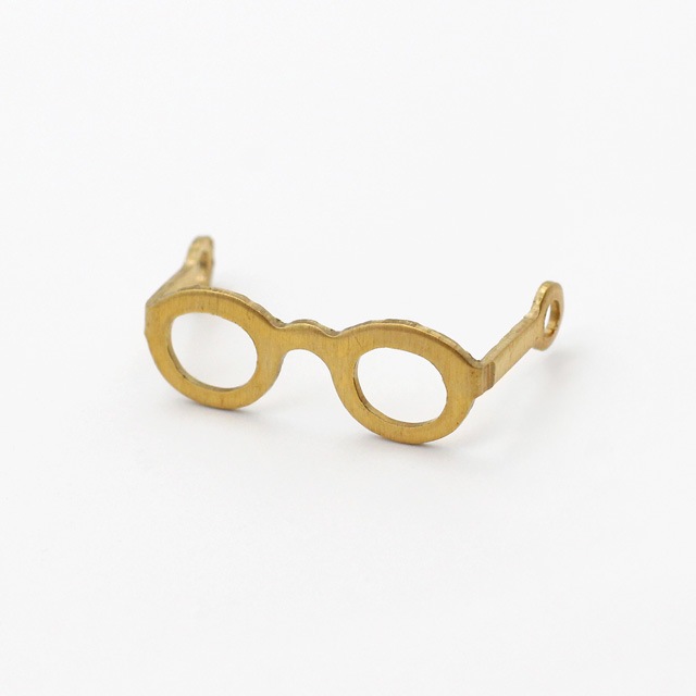 0537827BRP 真鍮製パーツ 眼鏡 生地 6.0×17.0×9.5mm 5ヶ - 卸