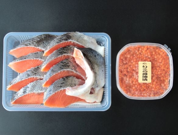 親子セット（秋鮭10切れ・いくら醤油漬け200g）