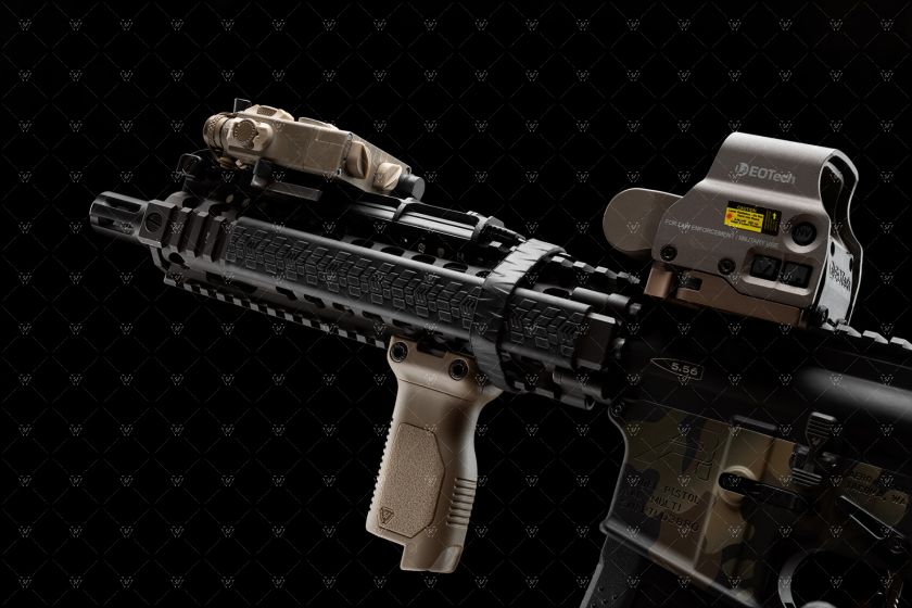 ���ȥ饤����������ȥ꡼ Angled Vertical Grip with Cable Management - Long or Short (Picatinny) Strike Industries