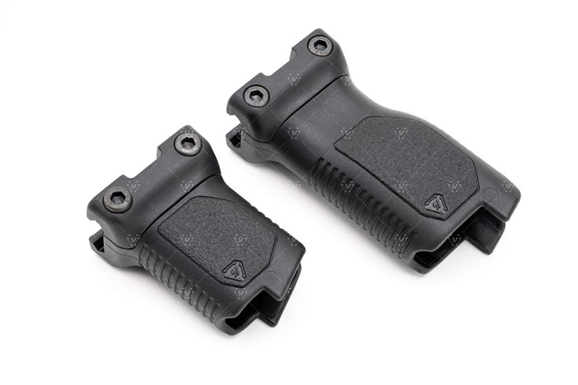 ���ȥ饤����������ȥ꡼ Angled Vertical Grip with Cable Management - Long or Short (Picatinny) Strike Industries