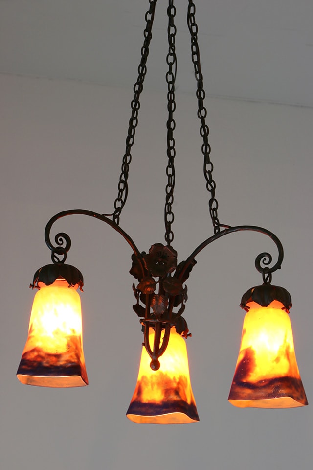 オレンジとホワイトのガラスシャンデリア(ミューラー製) オレンジと