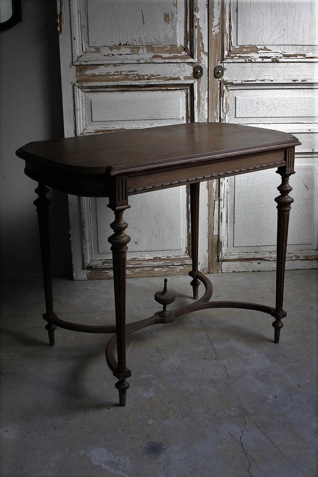 彫刻が美しいルイフィリップ様式のフレンチテーブル 4595 | 家具