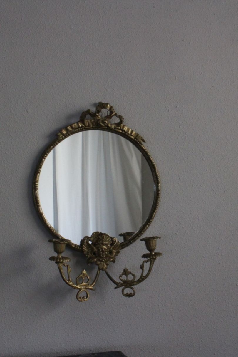 フランス・アンティーク、壁掛けミラー フランスアンティークの壁掛けの鏡、貝のモチーフがおしゃれなウォール