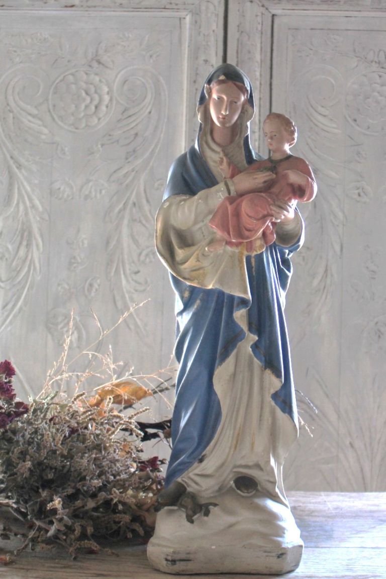 フランス製　母子像 陶器　人形　N.1405 聖母マリア　キリスト　マリア様 高さ 約15cm子羊と聖母子（マリア）像 イエスと子羊を抱く聖母マリア
