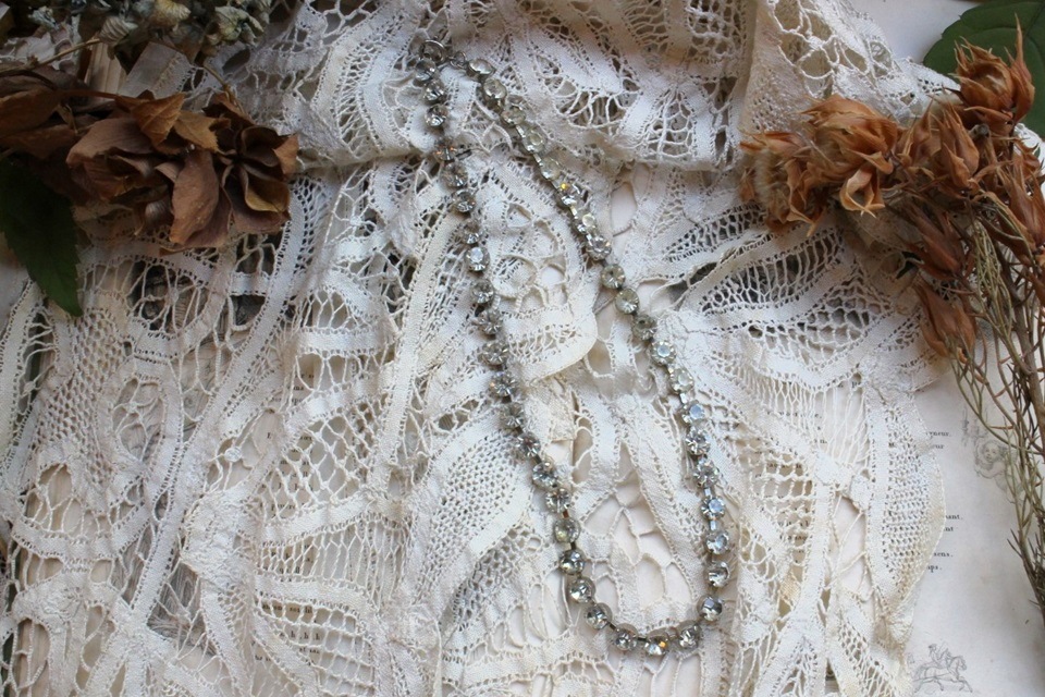 ���ꥢ�ӥ��塼�Υͥå��쥹   664002