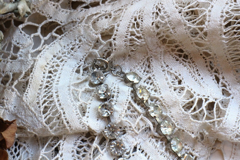 ���ꥢ�ӥ��塼�Υͥå��쥹   664002