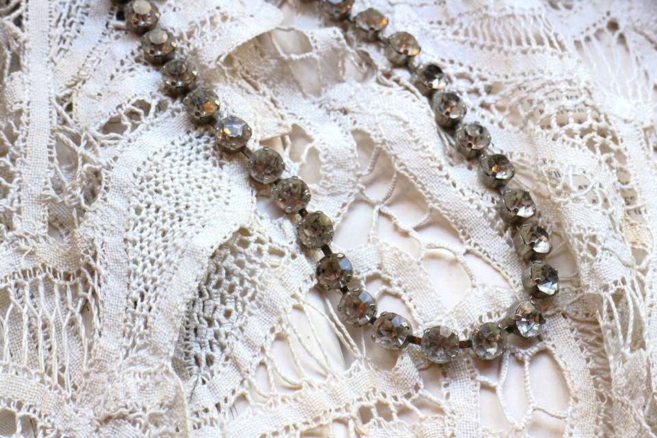 ���ꥢ�ӥ��塼�Υͥå��쥹   664002