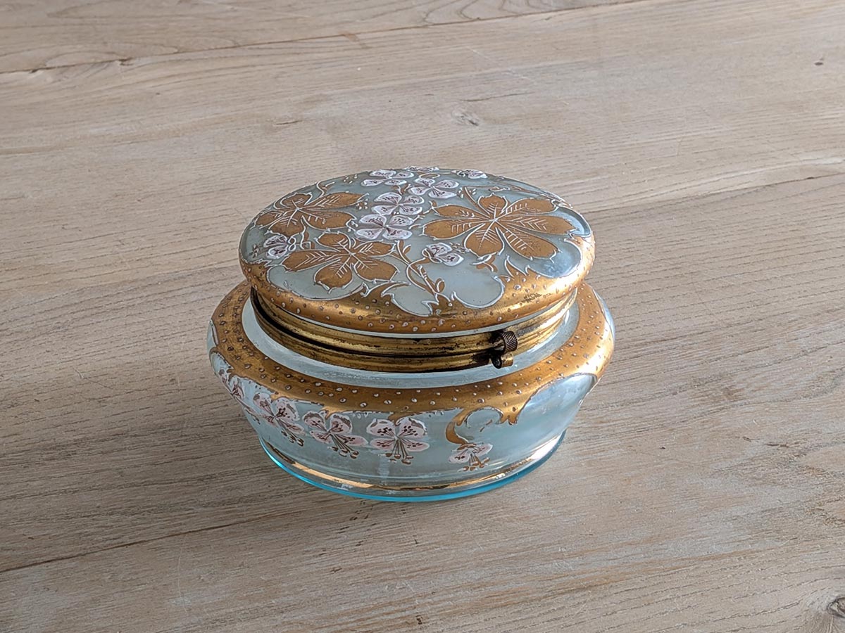 19��������̤��ܤ��줿�ޥ��˥����γ��ե饦��ɥ�������7509