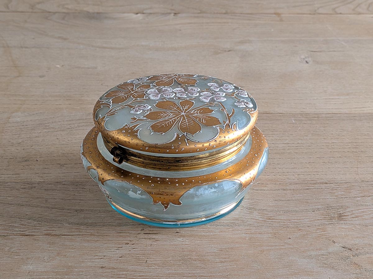 19��������̤��ܤ��줿�ޥ��˥����γ��ե饦��ɥ�������7509