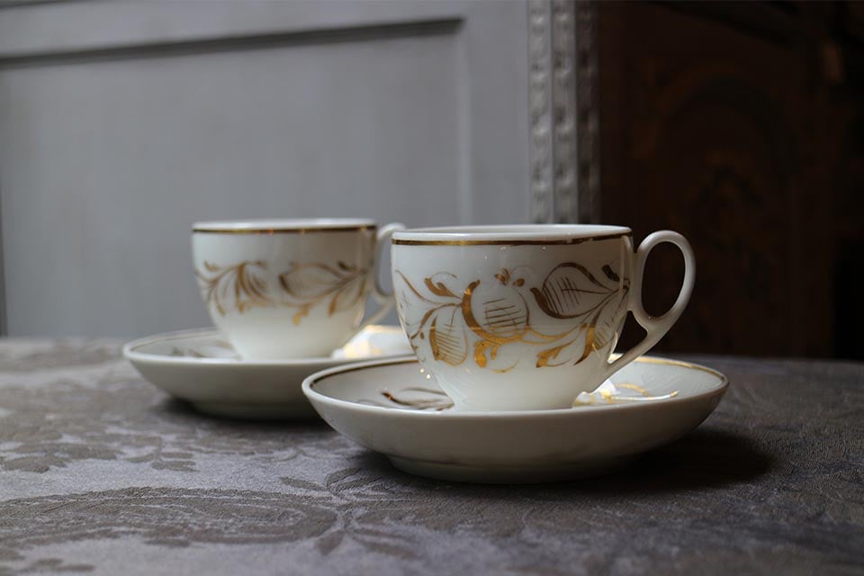 フランスパリ窯、ティーセット 稀少 19世紀 パリ窯 シノワズリ ティーセット - 薔薇と天使の