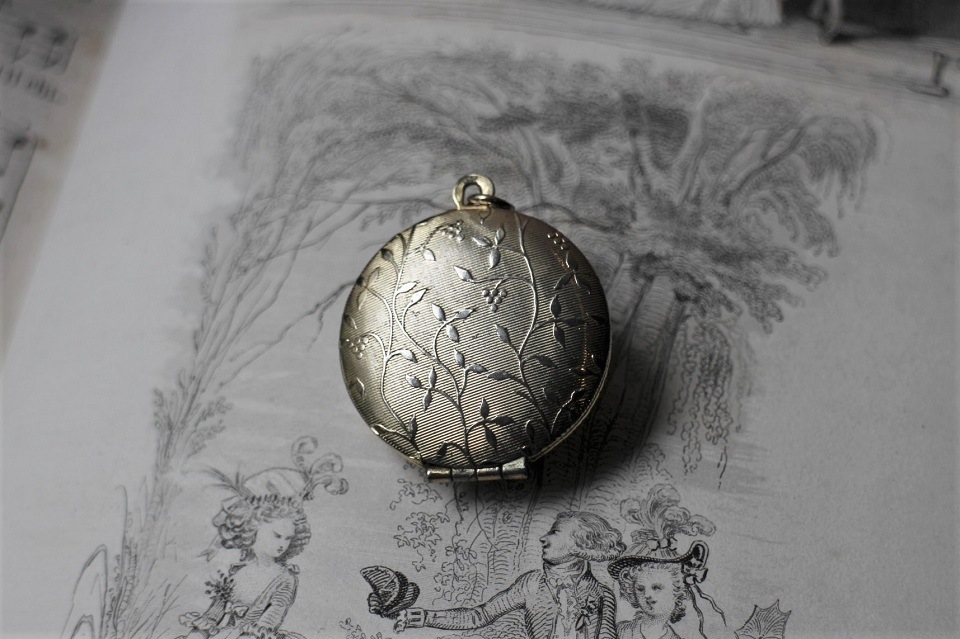 �ե�󥹡��ޡ�����åȤβ֤�Ʃ�����ù����줿�����åȤΥڥ����ȥȥåס�3345