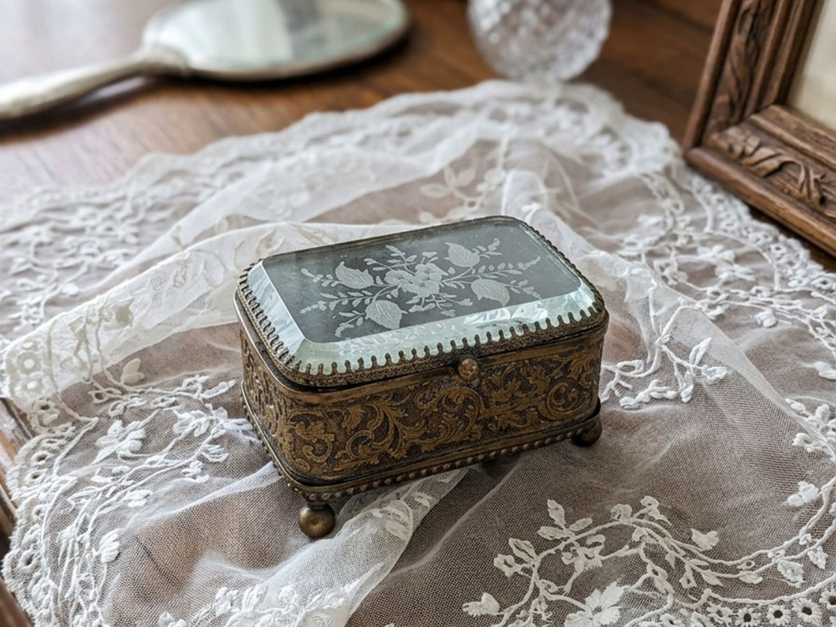 フランス製 AGB PARIS 小物入れ 置物 飾り物 フランス ジュエリーケース 7450 | すべての商品 | Majorelle