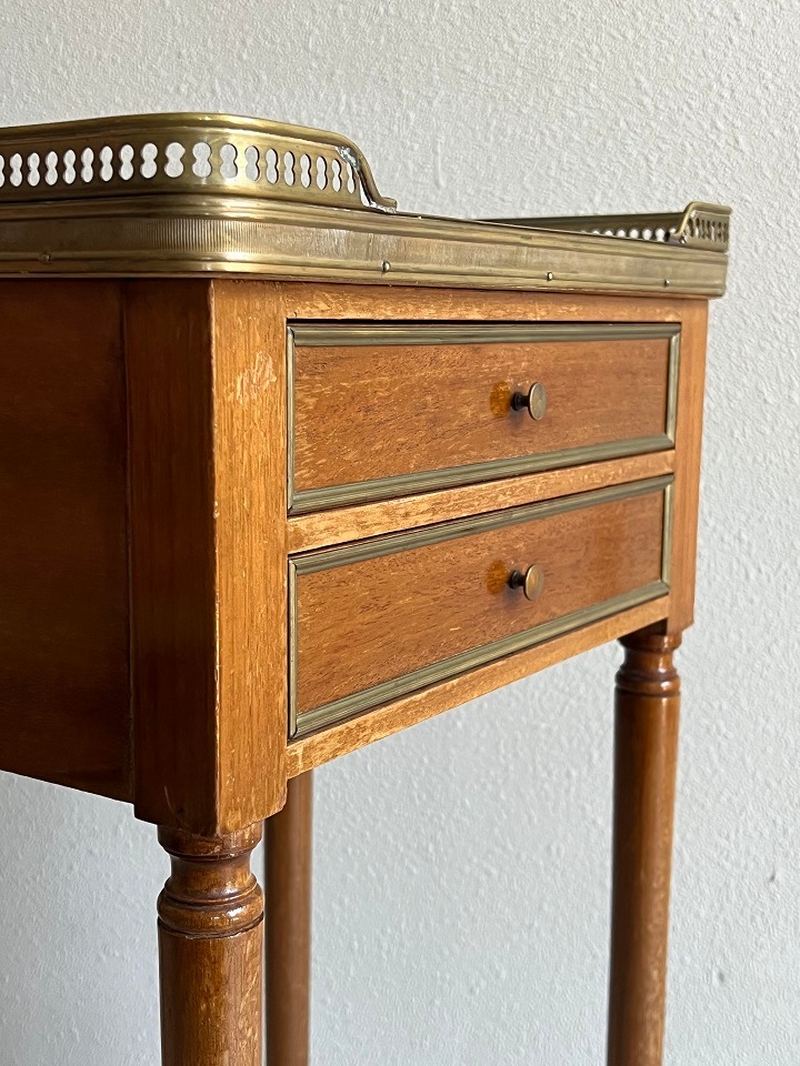 �ե�󥹡�������ŷ�ĤΥ����ɥơ��֥롡6402