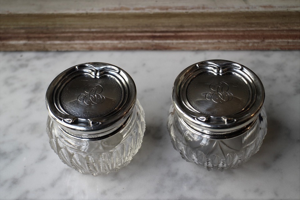 �ե�󥹡�����С��˥�Υ����ܤ��줿���Υ饦��ɥ�������4998