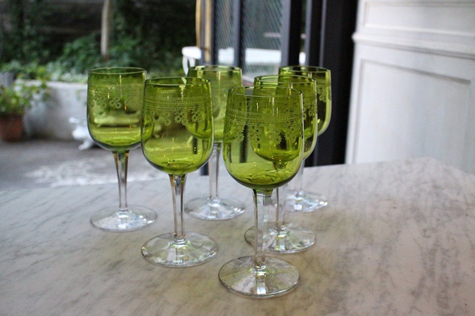 見事に美しいオールドバカラBACCARAT青色被せワイン用カラフェ葡萄文