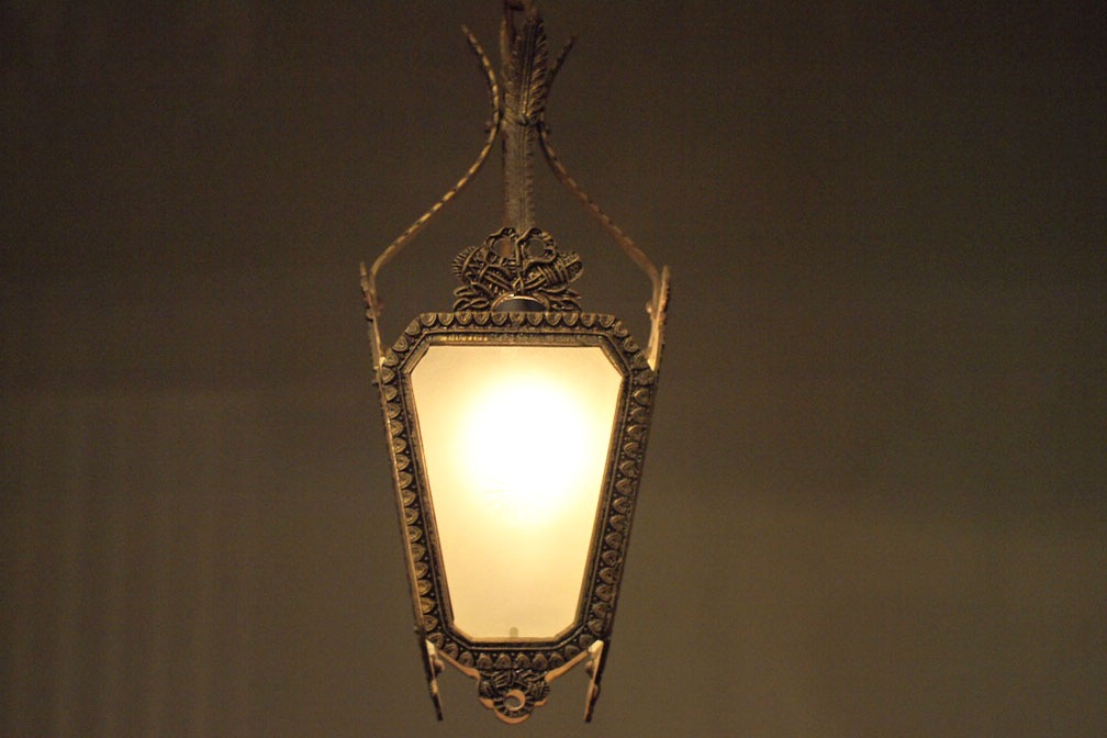 フランス ランタン型真鍮ランプ 736 | 照明,ペンダントランプ | Majorelle