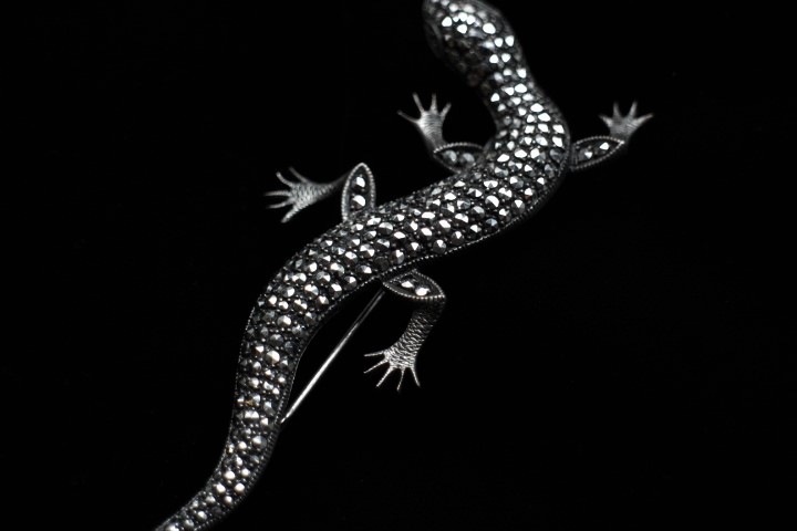 ベルギー トカゲのシルバーブローチ 4030 ジュエリー ブローチ Majorelle