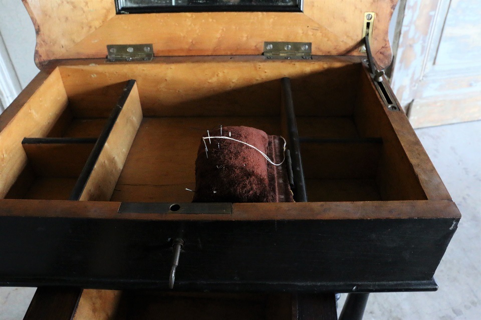 ��SALE�եʥݥ쥪�����ͼ����������󥰥ơ��֥롡4690