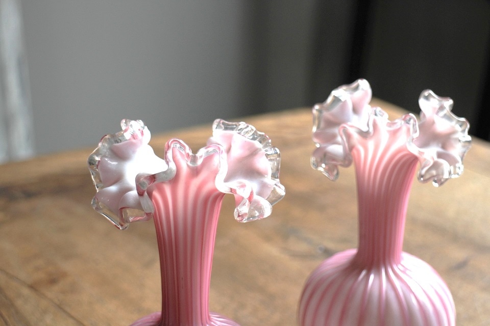 フランス　アンティークオパールオパリンガラス　フラワーベース オパリンガラスフラワーベース.バイカラー2 フランス