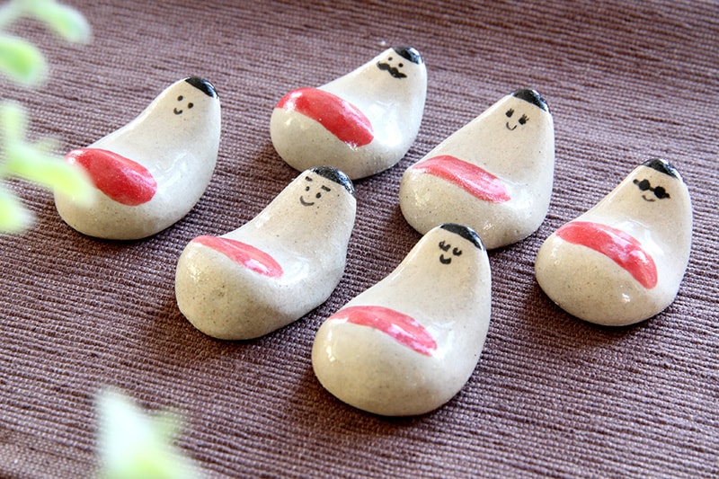 出土品です　三突起彩色小壷です 赤い模様があります 辰砂釉壷です。 | 三池焼ホームページ