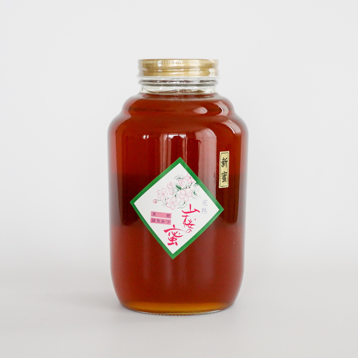 会津産山桜の蜂蜜2.4kg。無加工、添加物不使用。そのままの蜂蜜です。
