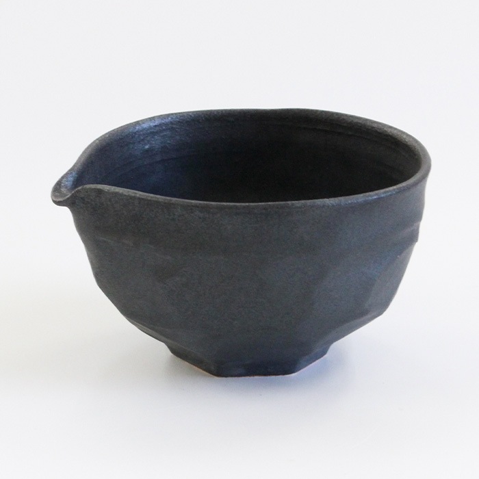抹茶茶碗 泉流山 萩焼 片口 SHINKA ソギ 【 マットブラック / マット