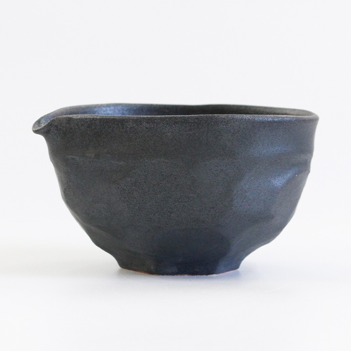 抹茶茶碗 泉流山 萩焼 片口 SHINKA ソギ 【 マットブラック
