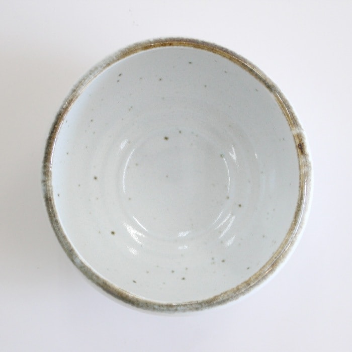 陶器の器 白 斑点模様　茶道茶碗 茶道具 抹茶茶碗 美濃焼 白練 片口 お茶碗 日本製 国産 抹茶碗