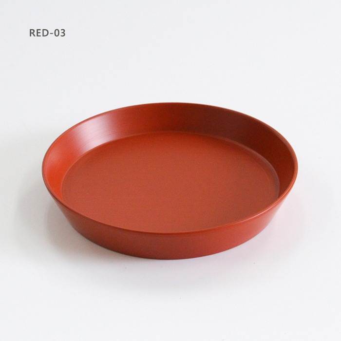 赤い漆器の平皿 直径約15㎝ 赤い漆器の平皿 直径約15㎝ 皿 おしゃれ 和食器 軽い オシャレ 木 木製