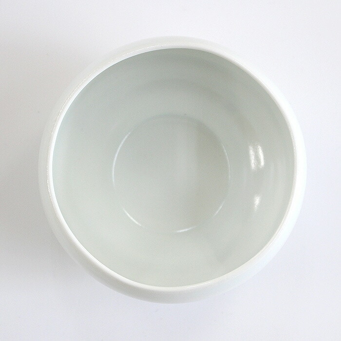 究極の美◼️蔵から吸い込まれる様な美しい白い抹茶茶碗が出てきました。茶道具、花道具 究極の美◼️蔵からダイヤモンドの様に美しくカットされた抹茶茶碗