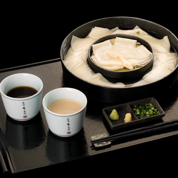 【日本各地のお土産】（送料はまとめ買いがお得！）群馬 「花山うどん」 鬼ひも川 二味詰合せ（鬼ひも川90g×4、伝承つゆ70g×2、胡麻みそつゆ70g×2）