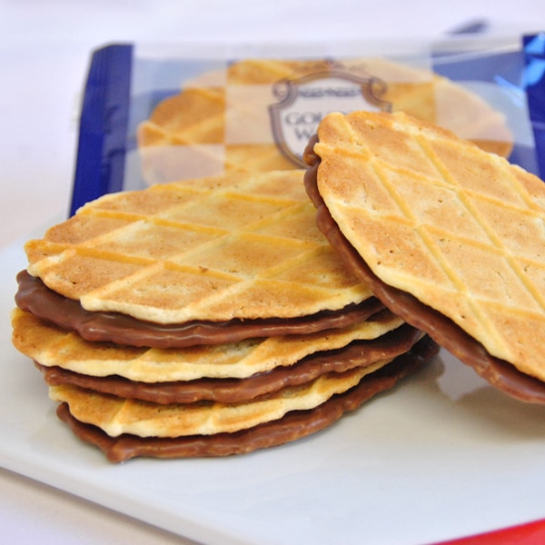 【日本各地のお土産】（送料はまとめ買いがお得！）東京　東京チョコワッフルサンド（12枚入）