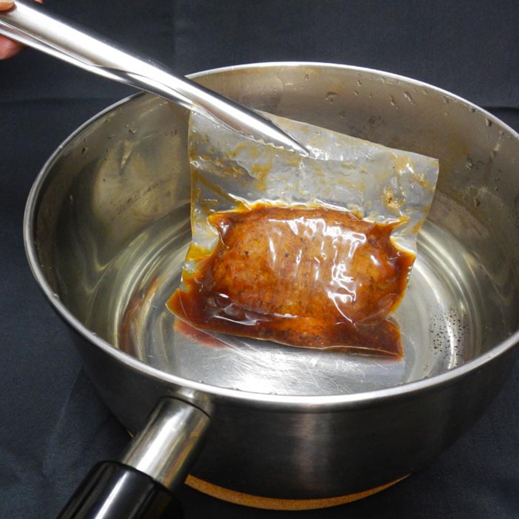 『自家製松阪牛入り、ふわふわジューシーなハンバーグ』三重県津市で70年以上「田中精肉店」の人気No.1商品　※おまとめ買いがお得！（2セット～7セット買っても送料一律1,800円！－ただし1セット購入の場合は1,500円です）