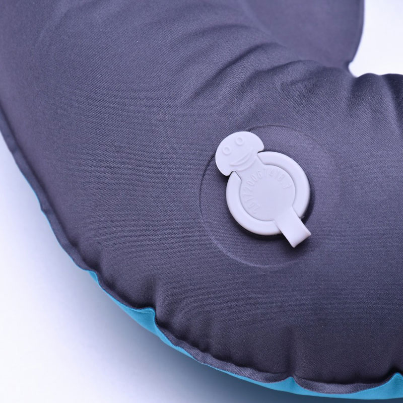 (4512008543121/45/52/69)ポケットピロー エアピロー 携帯型 カラビナ 空気弁 ポケットサイズ 小型 首枕 携帯枕 ポーチ付き 昼寝枕 仮眠 安眠 コンサイス CONCISE