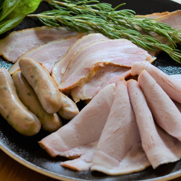 【益子町】とん太ファミリー スライスセット(ウインナー140gx3種)&スライス(ベーコン,ロースハムx2,チャーシュー,ペッパーポーク各80g)セット