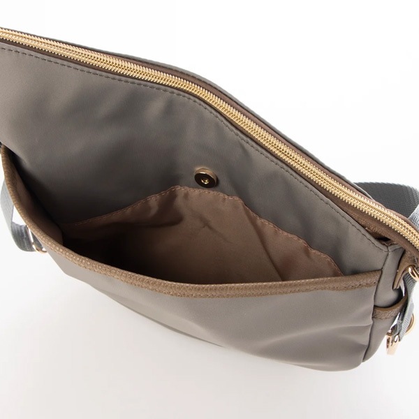 （4512008573791/814/821/807)タビコモノ TabiKomono TB撥水軽量ナイロンアシンメトリーショルダー