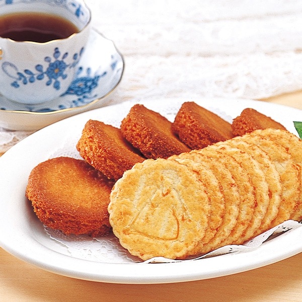 【世界のお土産】（送料はまとめ買いがお得！） フランス 土産  ラ・トリニテーヌクッキー モネ柄 睡蓮