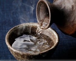 <山形県大江町>地元でしか流通しない幻のお酒「本醸造 大江錦」1升(1.8L)