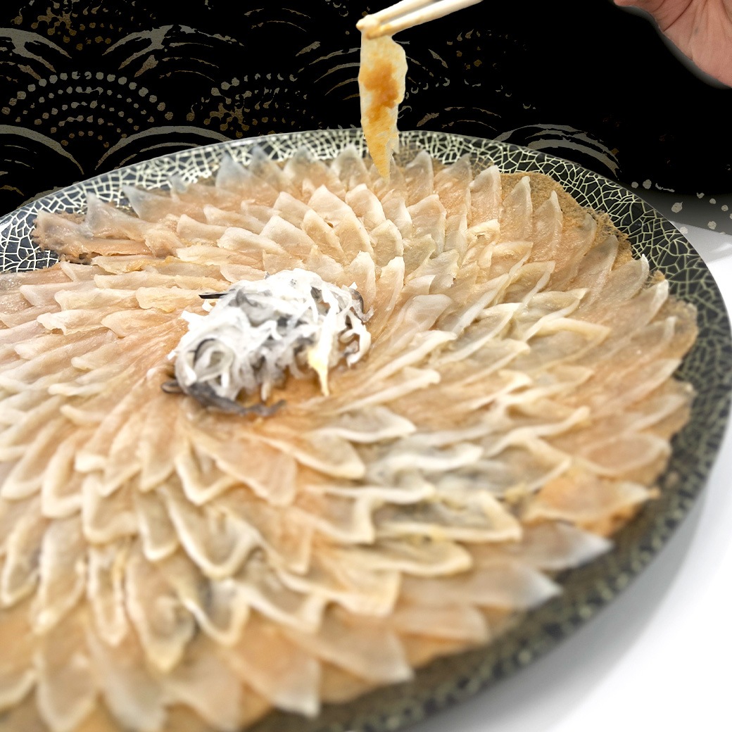 【送料込】70％OFF!!絶品『とらふぐ明太子刺し』大皿に敷き詰められた美しさ☆ふぐ専門店「福べ」監修≪食品ロス削減企画≫