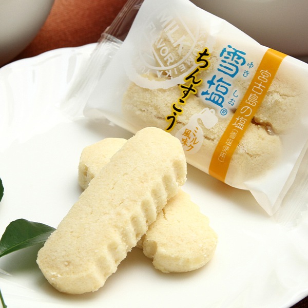 【日本各地のお土産】（送料はまとめ買いがお得！）沖縄　雪塩ちんすこう(ミルク風味)(箱小) 24個(2本×12)