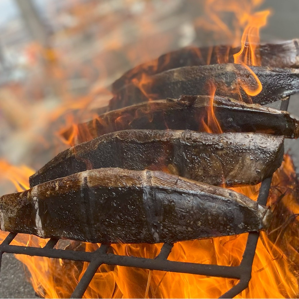 【送料込】新鮮！藁焼き感がたまらない「土佐のわら焼き“生”鰹たたき」2節セット