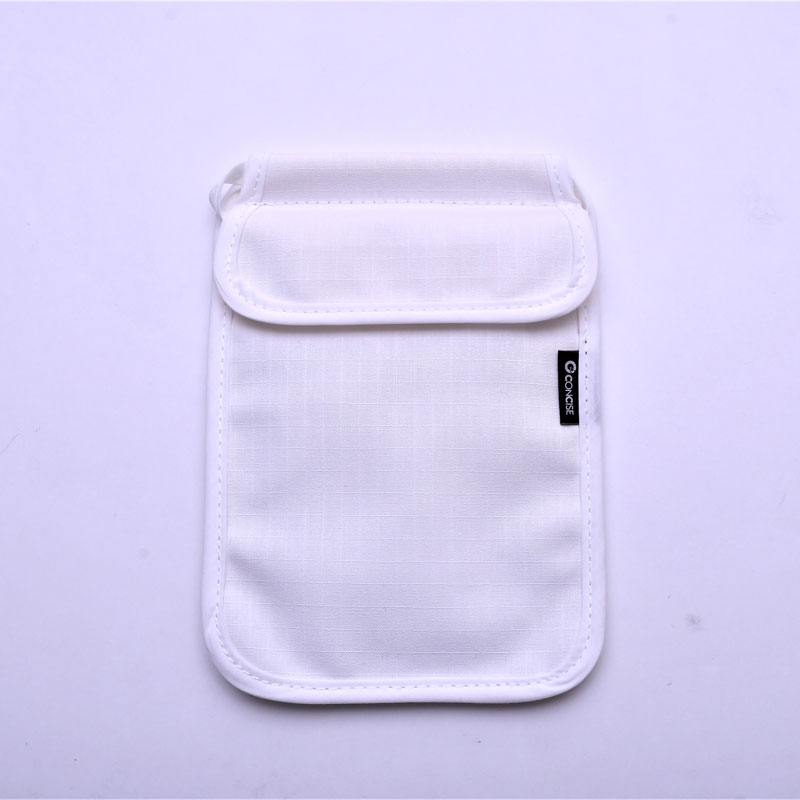 （4512008536871/88/95）トラベルスタンダードポーチ 貴重品 盗難防止 セキュリティ 肩掛け 首下げ ベルクロ シンプル 軽量 海外旅行 コンサイス CONCISE